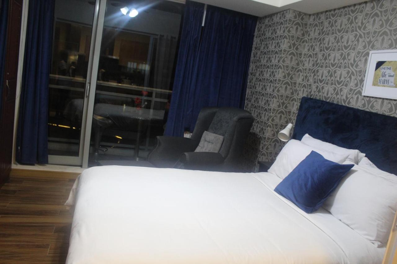 Azure Urban Resort A4 Near Airport Mall With Wavepool Paranaque City Exterior foto